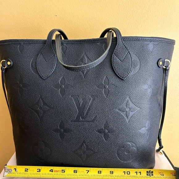 Louis Vuitton Neverfull MM - Picture 3 of 9
